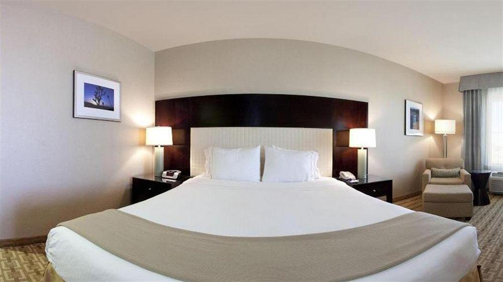 Holiday Inn Express & Suites Las Vegas Sw Springvalley By Ihg Esterno foto